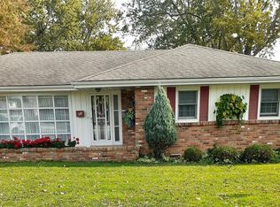 518 Lesperance Rd, Tecumseh, ON N8N 1W4