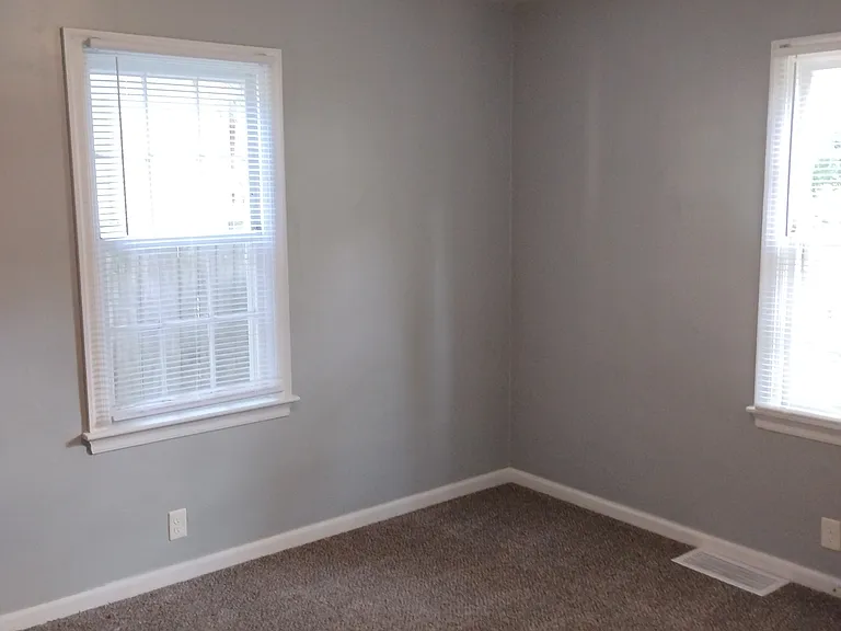 4325 N Olney St — Photo 20