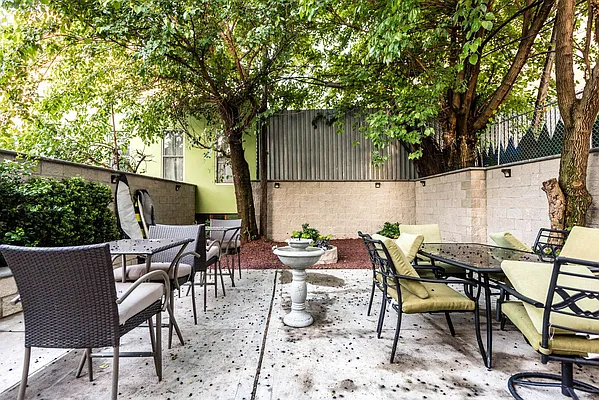 Rented by Nooklyn NYC LLC | media 59