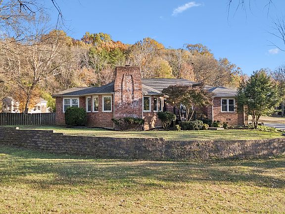 2nd image of 4451 Chandler Rd