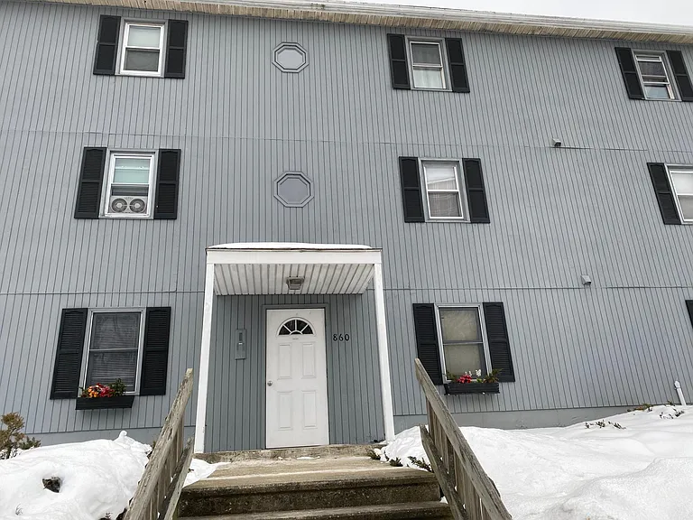 860 Southbridge St #1 — Photo 2