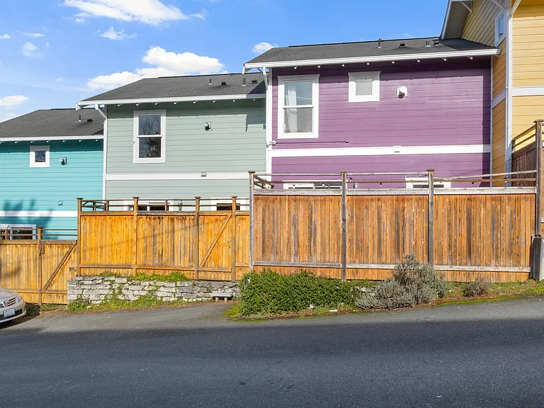 112 22nd Ave — Photo 33