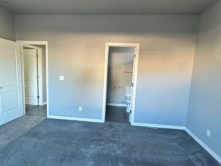 3025 N Evans St — Photo 5