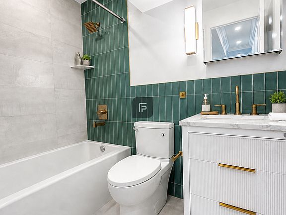 5th image of 652 Seneca Ave #2A