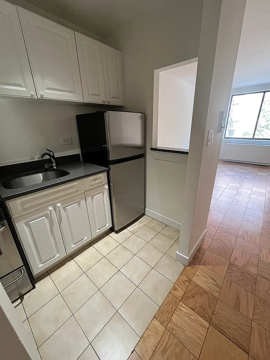 312 East 85th Street — Photo 2