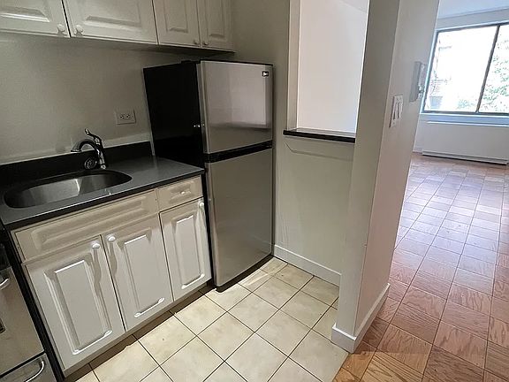 2nd image of 312 E 85th St APT 3a