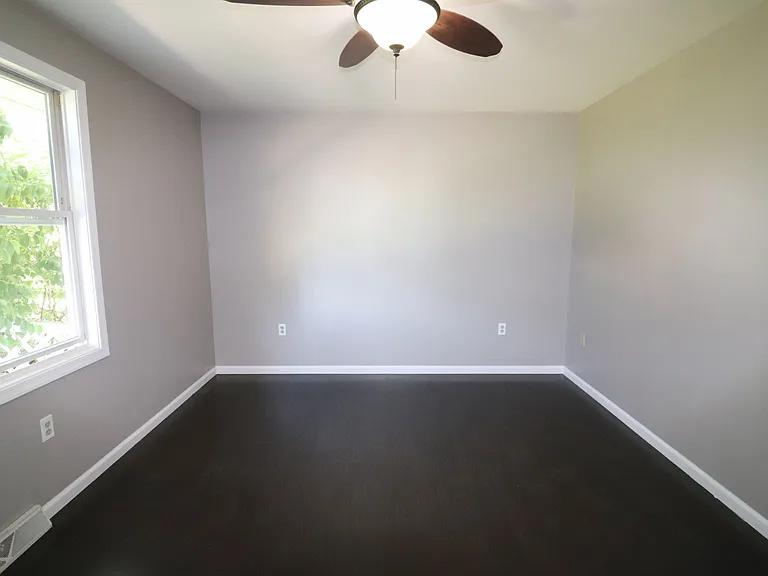 10 Spring House Ln — Photo 11