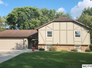 1815 Springview Dr, Mason City, IA 50401