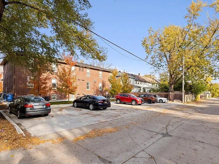 717 Saint Antoine St #3 — Photo 15