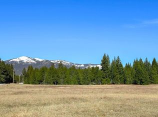 9810 Lakeshore Dr, Sagle, ID 83860