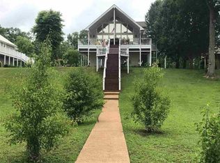 317 Riverview Dr, Decaturville, TN 38329