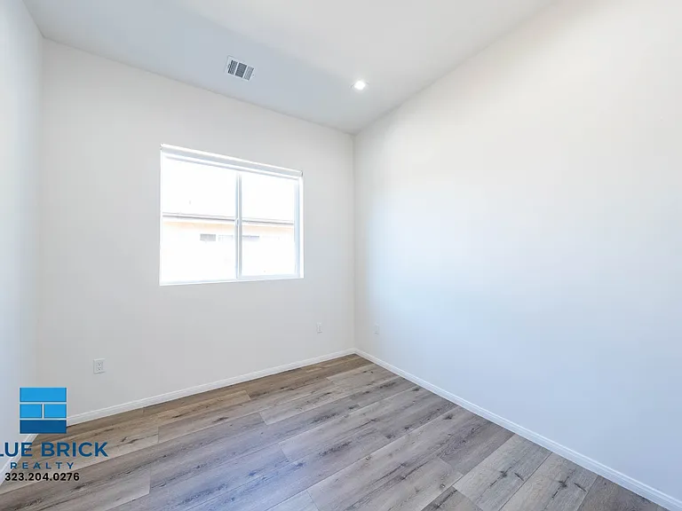 5239-5241 Huntington Dr S — Photo 44