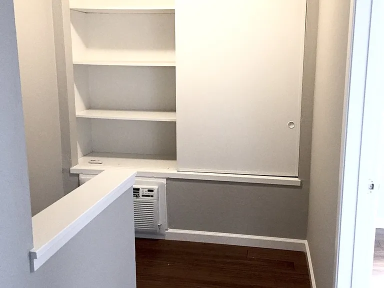 Village Square Townhomes — Photo 24