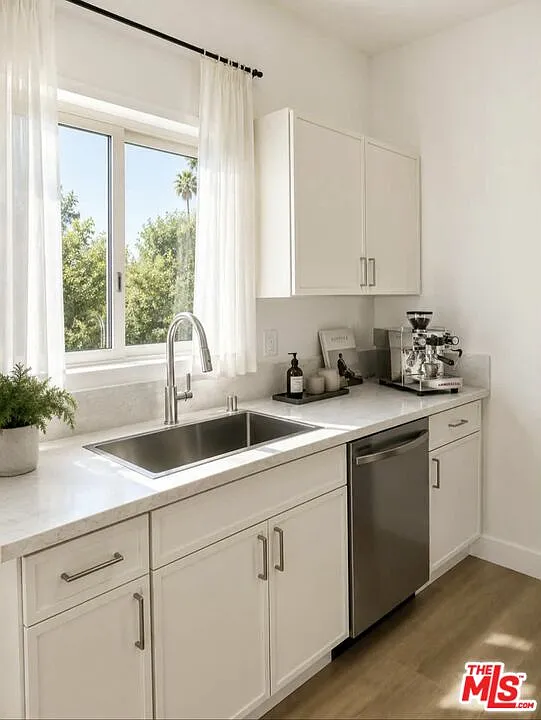 1 bed, 1.0 bath, 750 sqft, $2,700 — Photo 2