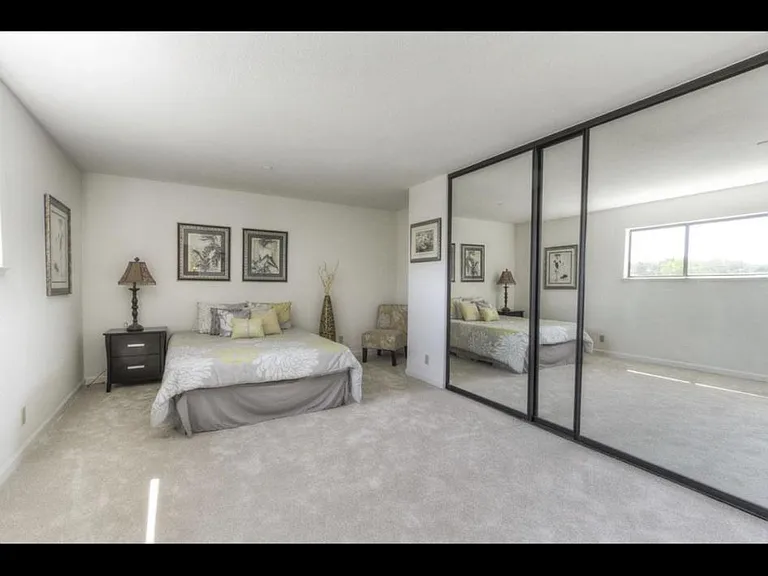 308 Hackamore Ln — Photo 13