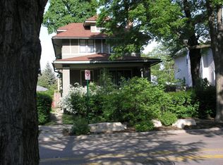 704 S Grove Ave, Oak Park, IL 60304