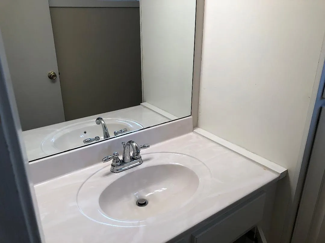 3 bed, 1158 sqft, $2,400 — Photo 2