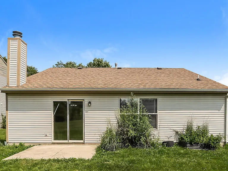 5384 Lakeside Manor Dr — Photo 16