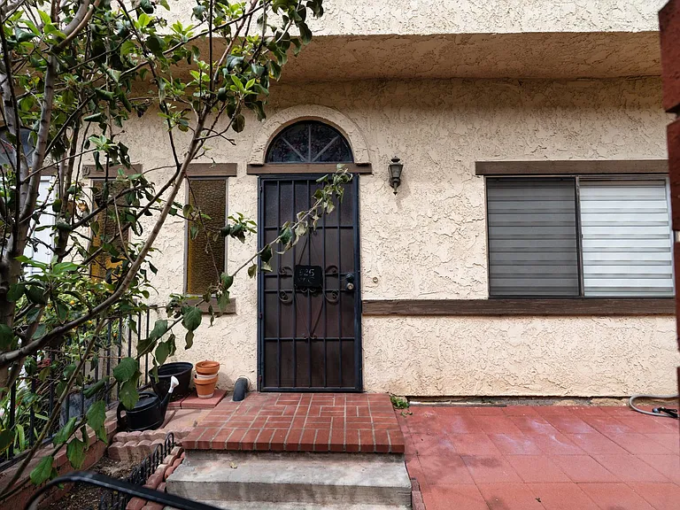 525 N Alhambra Ave #C — Photo 2