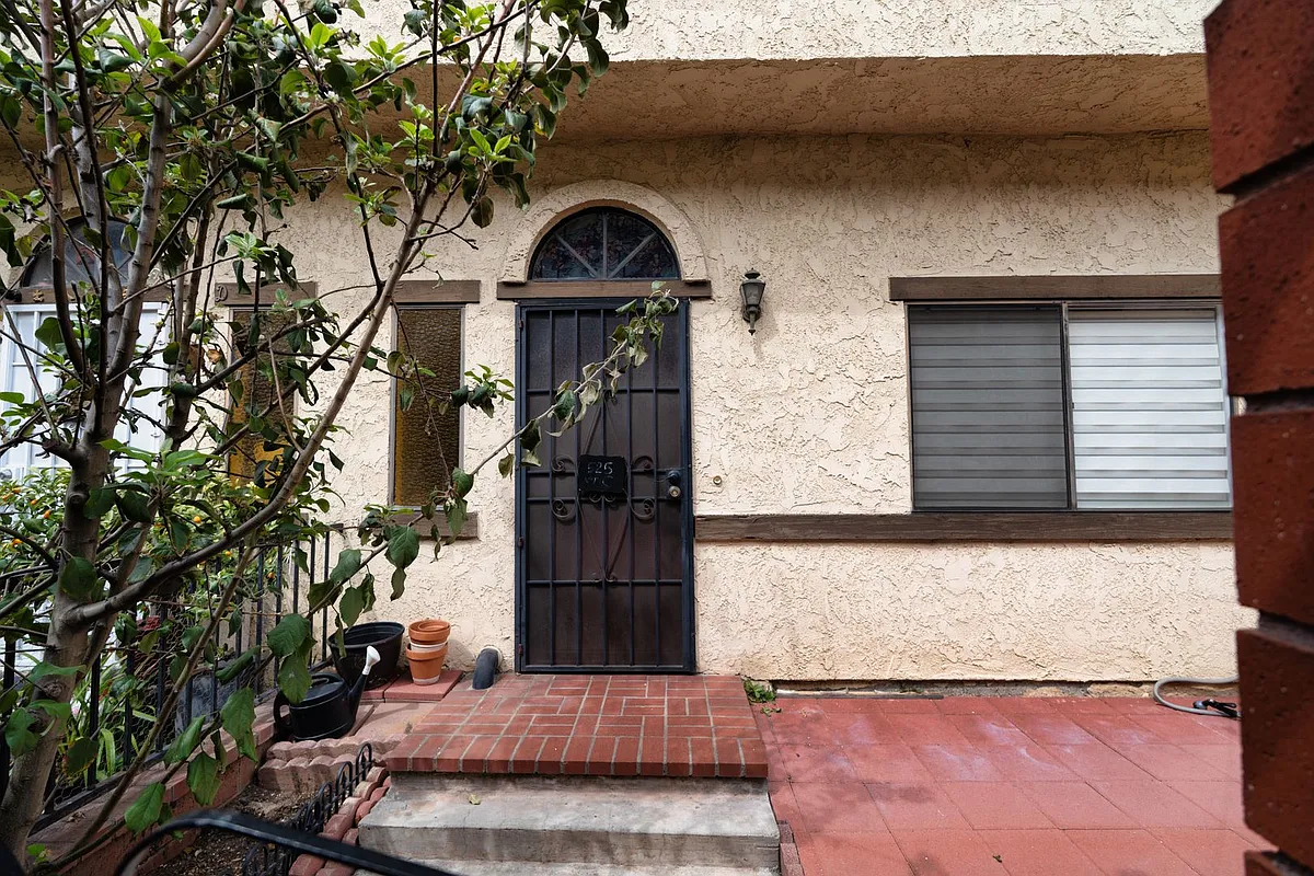Building Photo - 525 N Alhambra Ave #C