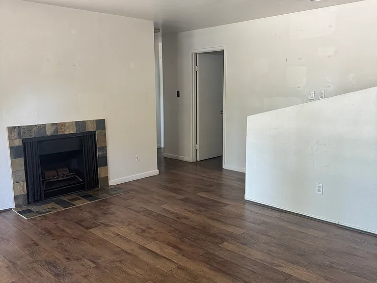 9025 Alcosta Blvd — Photo 7