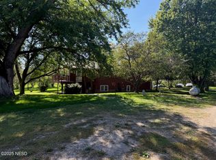 407 2nd St, Hayti, SD 57241