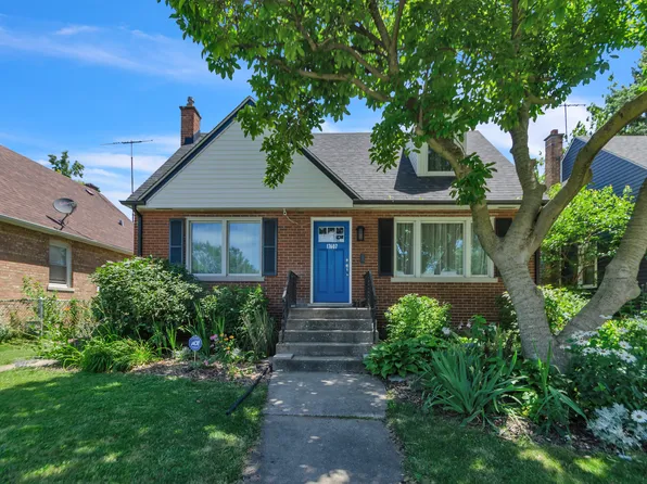 17607 Community St, Lansing, IL 60438