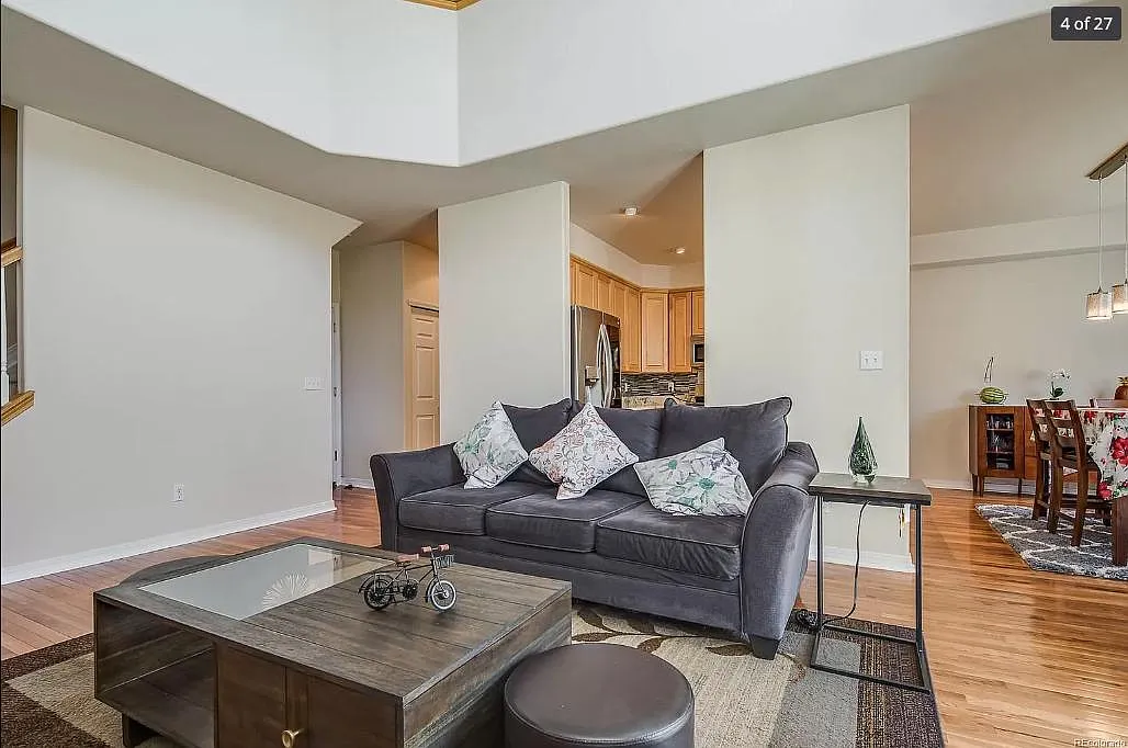 4 bed, 3.5 bath, 2382 sqft, $3,845 — Photo 3