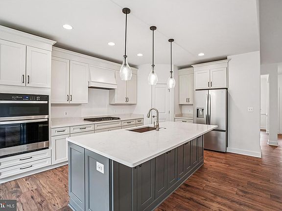 3rd image of 15017 Rillhurst Dr