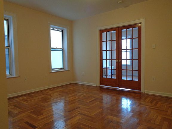 5th image of 2568 37th St APT 5