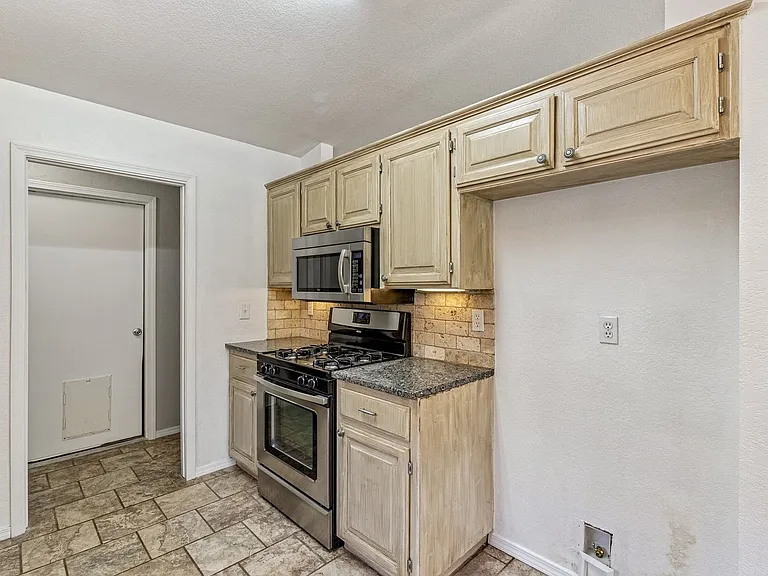 2101 Harbor Dr — Photo 16