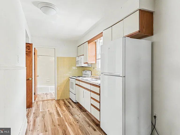 801 Bridge St #2 — Photo 6