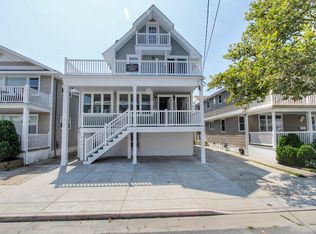 6 S Wyoming Ave, Ventnor, NJ 08406