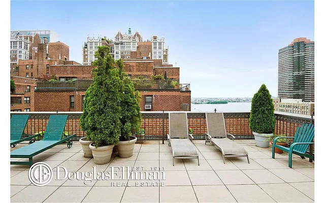 Sold by Douglas Elliman | media 7