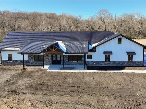 720 N Powell Rd, Independence, MO 64056