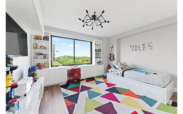 Sold by Douglas Elliman | media 8