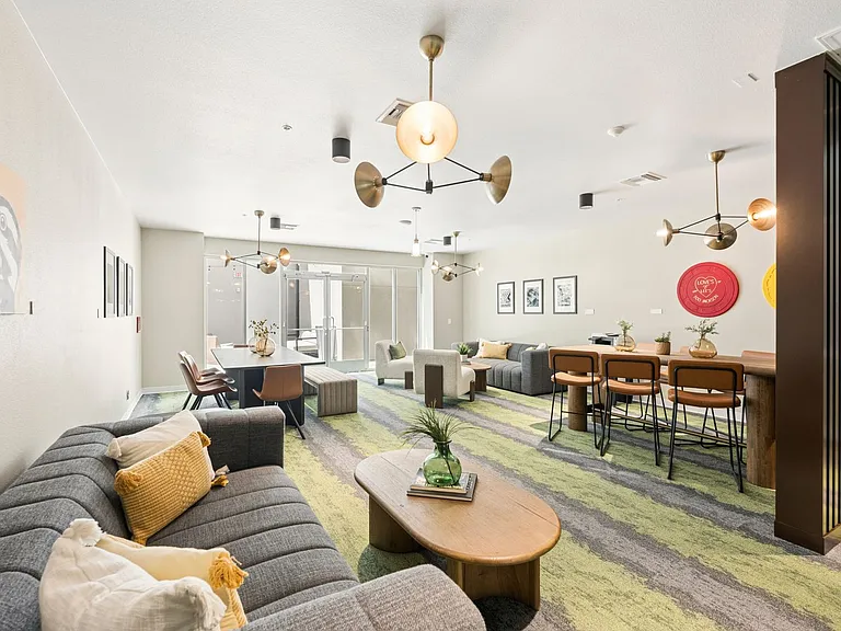 Comfortable Affordable 580 SqFt 1 Bed, 1 Bath - shareWESTSIDE Las Vegas — Photo 28