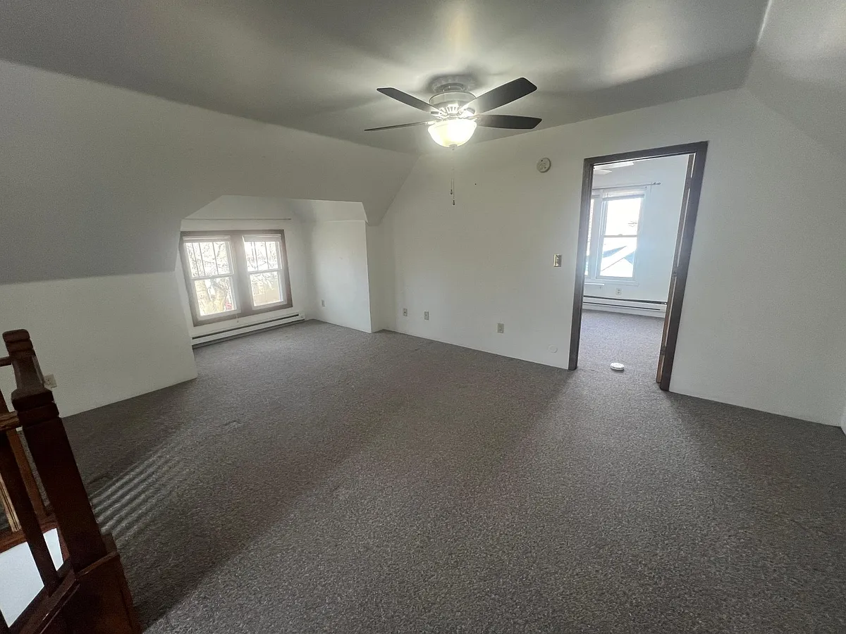 Building Photo - 812 1st St NW #2