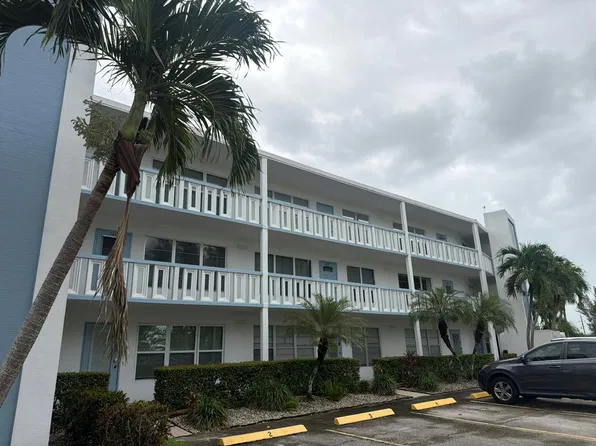 202 E Wellington Dr #M-unit 202, West Palm Beach, FL 33417