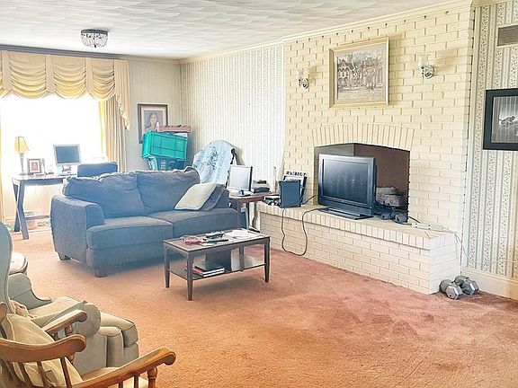 3rd image of 505 Court St