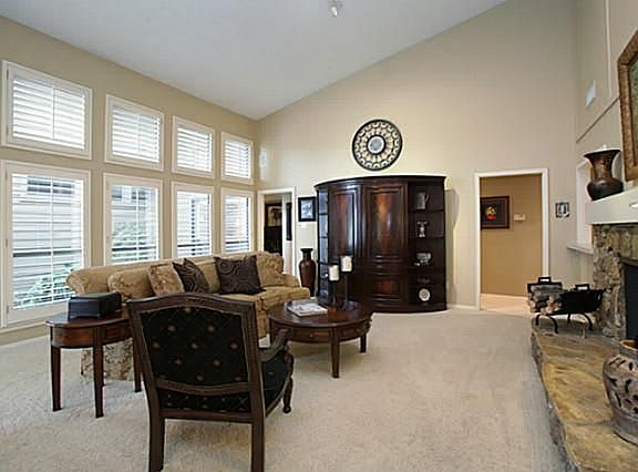 4th image of 6402 Brentfield Dr
