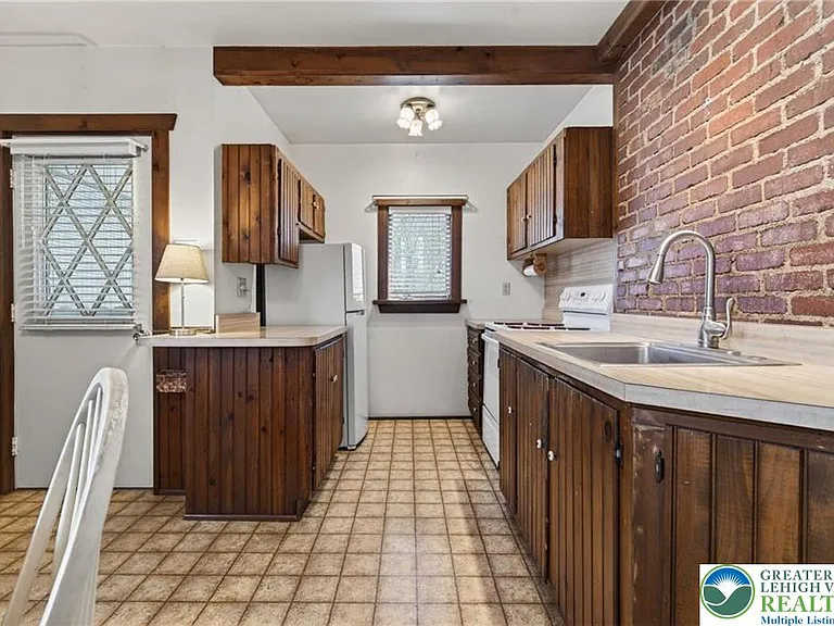 216 W Bertsch St — Photo 7