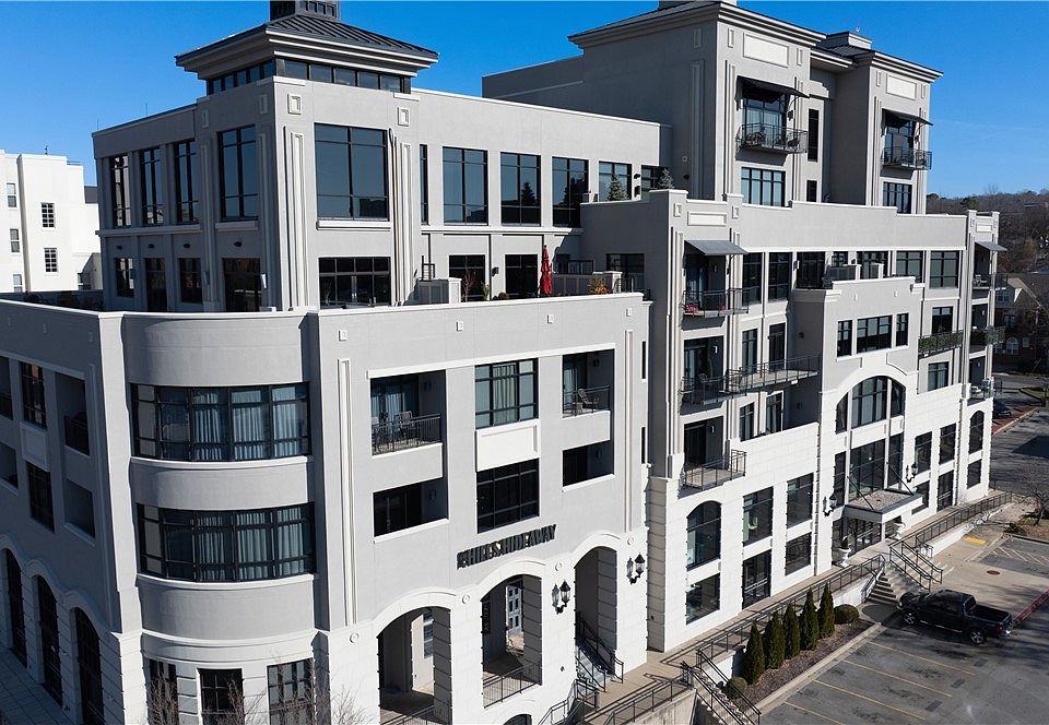 1st image of 401 W Watson St APT 407