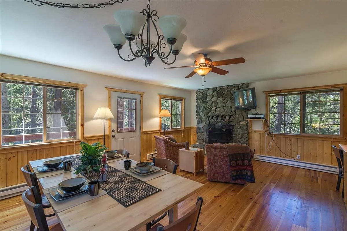 3 bed, 2000 sqft, $3,450 — Photo 1