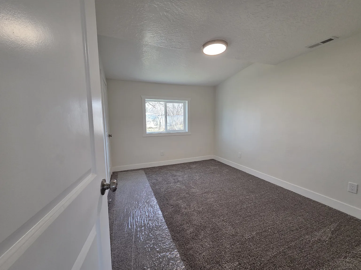 152 N 200 W St - #B - KAM - B — Photo 3