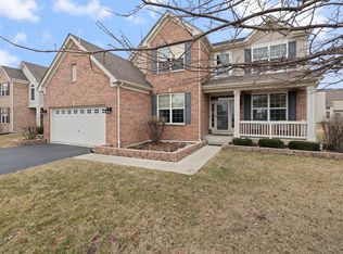 154 Charleston Ln, Gilberts, IL 60136