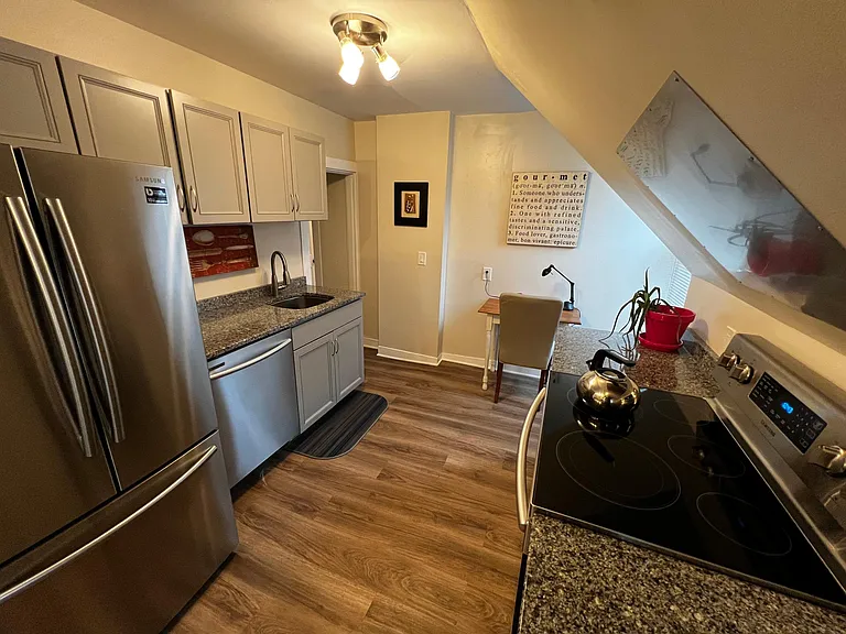 271 Spring St #6 — Photo 14