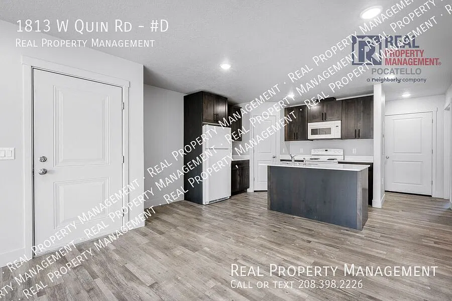 Move In Special - 3 Bedroom 1 Bath Apartment — Photo 2