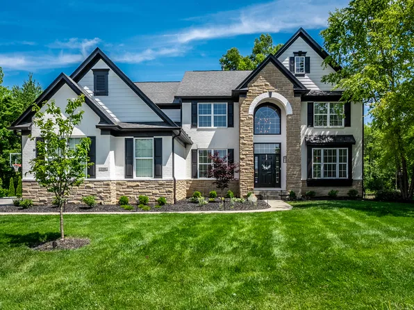 2500 Fawn Bluff Ct, Zionsville, IN 46077