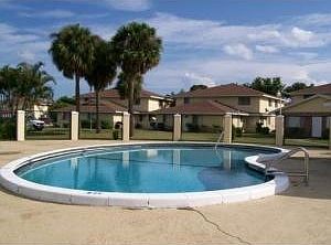 3rd image of 802 W Tiffany Dr APT 1